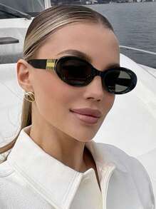 1 PC Women's Light Luxury Vintage Oval Frame Fashion Black Eyeglasses For Holiday Outing, Holiday Gifts And Work Commuter Use