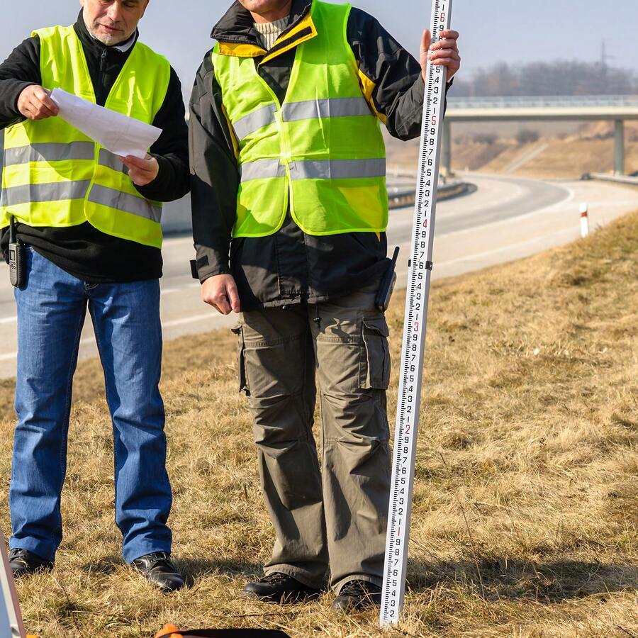 Aluminum Grade Rod, 3/4/6 Sections Telescopic Measuring Rod, Double-Sided Scale 1/10ft 1/8in Leveling Rod Stick,Aluminum Alloy Survey Rod With Bubble Level &Carrying Bag For Houses,Walls,Floors - 20-feet/10ths - View 1