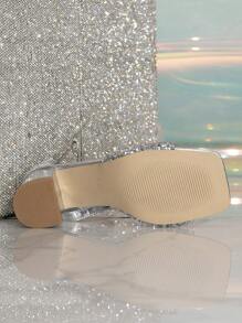 Nowe, modne, błyszczące, srebrne, kryształowe buty damskie na wysokim obcasie, z kwadratowym paskiem na nosku i grubym obcasem, uniwersalne sandały imprezowe na Halloween, Boże Narodzenie i Sylwestra