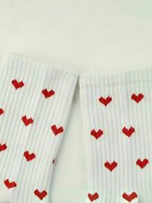 1 双女式白色 Ins Style 心形图案中筒袜，运动学院风，秋季