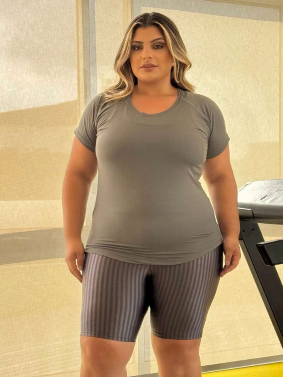 Plus Size Sports Top In Dry Fit Fabric - Light, Comfortable And Perfect For Training And Casual! - 灰色 - 查看 1