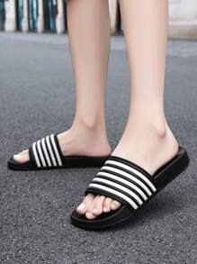 Talla 23 Sandalias de verano para hombres de talla grande 36-48, zapatos casuales cómodos para uso exterior, antideslizantes, ligeros, resistentes al desgaste y transpirables para uso diario, con diseño asimétrico
