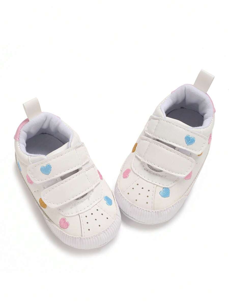 0-1 岁婴儿女孩春秋款橡胶底学步鞋心形鞋