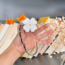 Móc treo túi xách gấp gọn hình cỏ bốn lá, giá đỡ bàn đựng ví gấp gọn - Nhiều màu - Xem 5