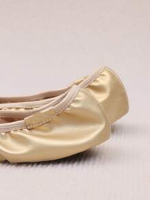 أحذية داخلية كاجوال للنساء، خفيفة الوزن، بشعور الحفاء، ناعمة و مريحة، متعددة الاستخدامات، قابلة للطي، سهلة الارتداء، مناسبة للارتداء في المنزل والرقص - الذهبي - مشاهدة 6