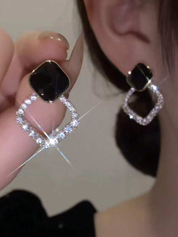 1 Paar quadratische Zirkonia Ohrstecker im minimalistischen Stil, einfach und hochwertig