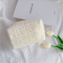 1 Túi đựng đồ trang điểm bằng vải nhung chần bông cho phụ nữ, Túi đựng đồ trang điểm có khóa kéo di động, Túi đựng cọ mỹ phẩm Túi đựng đồ vệ sinh cá nhân du lịch màu hồng, Túi đựng đồ trang điểm du lịch đa năng, Túi đựng đồ trang điểm du lịch mềm mại, Cho kỳ nghỉ bãi biển, Bộ sưu tập phòng tắm, Bộ sưu tập phòng ngủ, Sức chứa lớn - Nhiều màu - Xem 11