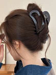 Thickened Luxurious Niche High-End French Style New Occipital Elegant Bun Maker Hair Clip, Heart Shaped Hair Claw Hair Accessory