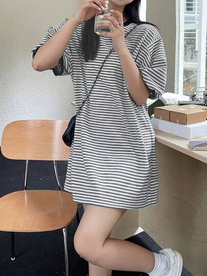 女款撞色条纹短袖夏季连衣裙