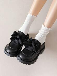 4 Pairs Kids Solid Black & White Simple Versatile Casual Ruffle Edge Soft Comfortable Mid-Calf Socks - Black and White - View 3