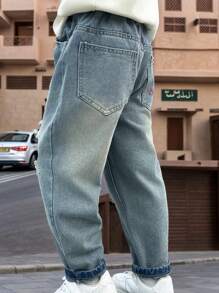 Jeans bordados y desgastados para niño en primavera con bolsillos rasgados