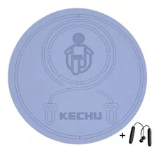 0.7厘米厚减震跳绳垫，轻便、隔音、防滑，采用柔软的TPE材质，便携式设计，适合家庭健身、瑜伽、学生、减肥等场合。