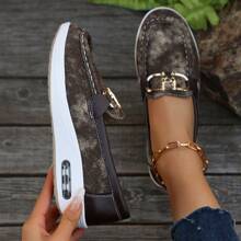 Zapatos casuales de plataforma con hebilla de metal para mujer talla grande, nuevo modelo primavera otoño 2024