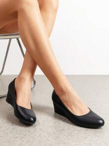 Women's Low Wedges Heels Pumps Round Toe Comfortable Casual Solid Color Slip On Dress Work Wedding Shoes - 黑色 - 查看 3