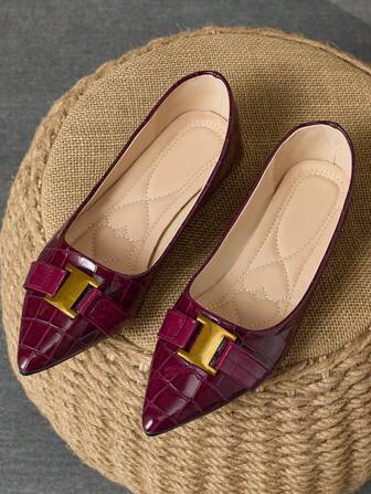 WHDXY Smickrande platta skor med spetsad tå för damer, mjuk botten med platt klack Bekväma loafers med kedje- och stenstruktur, lätta kläder för att glida på, mjukt läder som inte tröttar ut, matchklänning för kontorspendling Mogen Chic