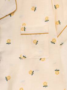 Set de 2 piezas de pijama de verano para mujer con estampado de flores amarillas pequeñas, camisa con botones de manga corta y pantalones cortos, ropa informal de estar en casa para el verano - Albaricoque - Ver 5