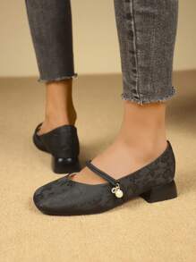 Damen einfache Blumen Flache Loafer für den Alltag, exportierter englischer Stil schwarze Perlenpumps mit Schnürung und hohem Absatz