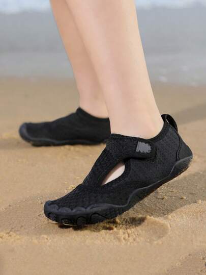 儿童水鞋，多种颜色可选，亲子鞋，透气面料鞋面，防滑软底，适合男孩和女孩的户外徒步涉水鞋