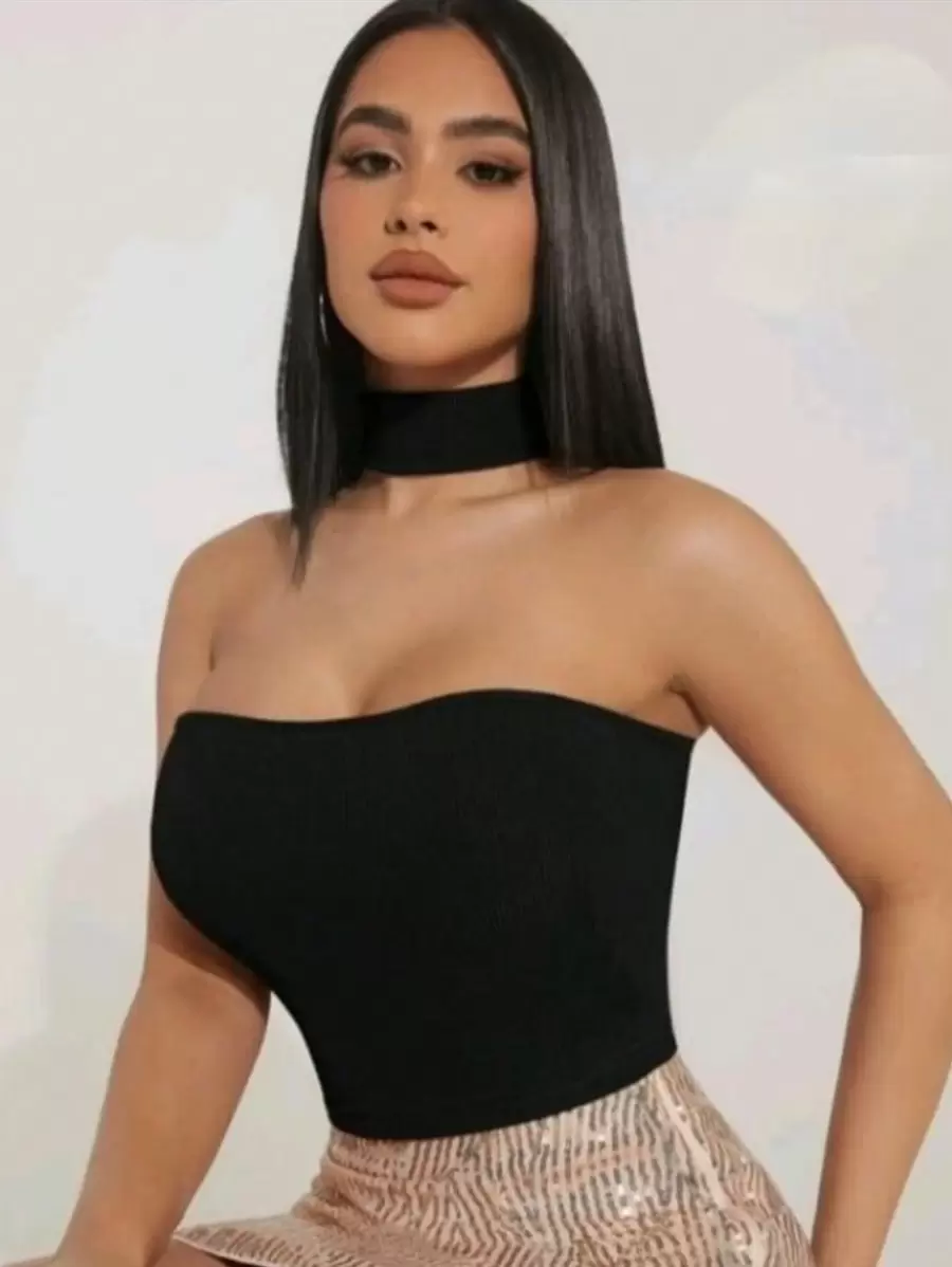 Top corto sin mangas con hombros descubiertos para mujer, top de tubo de punto negro informal con espalda descubierta y tejido elástico medio para una apariencia sexy. - Negro - Ver 1