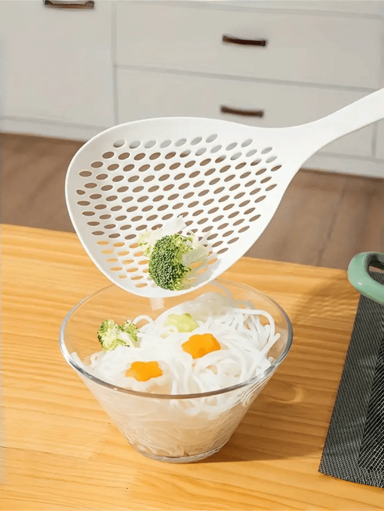 1 件大号耐热塑料滤锅 - 适用于意大利面、面条和水果 | 理想的厨房过滤配件 - 彩色 - 查看 1