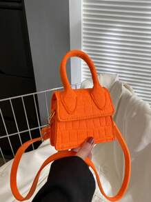 1个磁扣弹簧新款韩版可爱迷你斜挎包，百搭休闲手提包，纯色时尚单肩包，可装口红、钱包等，适合各种场合，舒适可调节肩带，多功能，不挑剔，适合户外、玩耍、通勤，是送给女孩的完美礼物。 - 迷你包 - 查看 10