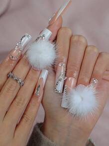 24 件白色法式长方形假指甲，带 3D 蝴蝶、丰富水钻指甲和白色毛球设计，适合女士和女孩的假指甲按压指甲