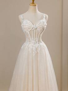 Vestido de Fada com Alças de Espaguete com Renda Floral, Vestido de Casamento Elegante Romântico em Linha A com Tule e Cauda para Festa e Banquete - Branco - Visão 7