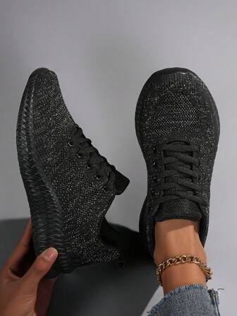 女士黑色平底运动鞋，简单易穿厚底运动鞋，学生健身跑步鞋