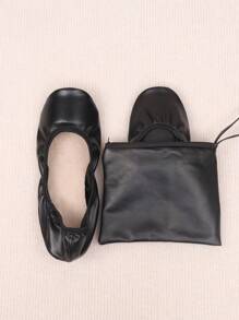 نعال داخلية للنساء ذات طابع عصري، ناعمة ومريحة للارتداء في المنزل ، خفيفة الوزن تمنح شعور بالحفاء ، متعددة الاستخدامات ، قابلة للطي وسهلة الحمل ، تصميم سهل الارتداء مناسبة للرقص - الأسود - مشاهدة 4