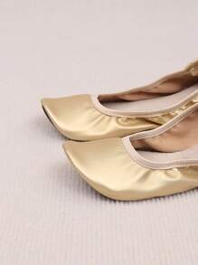 أحذية داخلية كاجوال للنساء، خفيفة الوزن، بشعور الحفاء، ناعمة و مريحة، متعددة الاستخدامات، قابلة للطي، سهلة الارتداء، مناسبة للارتداء في المنزل والرقص - الذهبي - مشاهدة 5