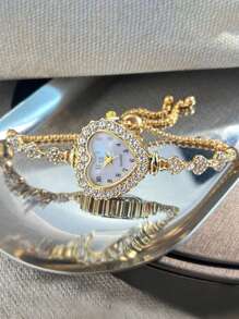 1 pièce Montre-bracelet pour femmes en alliage or rose, or et argent avec un boîtier en forme de cœur, un cadran avec chiffres arabes, un mouvement à quartz et un style à cordon ajustable pour un port quotidien