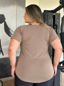 Plus Size Sports Top In Dry Fit Fabric - Light, Comfortable And Perfect For Training And Casual! - 摩卡棕 - 查看 3