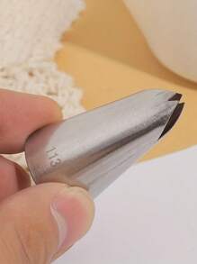 Set van roestvrijstalen spuitmondjes - Metalen spuitmondjes voor strik-, blad- en leliepatronen - Taartdecoratiegereedschappen voor thuis- en bakkerijgebruik - Bak- en banketbenodigdheden