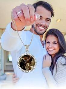 1件定制闪亮水钻人造锆石圆形吊坠项链，个性化记忆照片/情侣照片吊坠项链，送给女性和男性、家人、朋友、父亲、母亲、男朋友和女朋友的礼物，适合节日、周年纪念日、生日礼物 - 彩色 - 查看 3