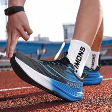 أحذية تدريب رياضية للرجال لامتحان التربية البدنية بالمرحلة المتوسطة موديل 2025، مضادة للانزلاق، خفيفة الوزن، ماصة للصدمات، وبطانة كربونية رياضية - الأسود - مشاهدة 2