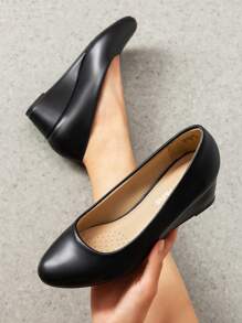 Women's Low Wedges Heels Pumps Round Toe Comfortable Casual Solid Color Slip On Dress Work Wedding Shoes - 黑色 - 查看 2