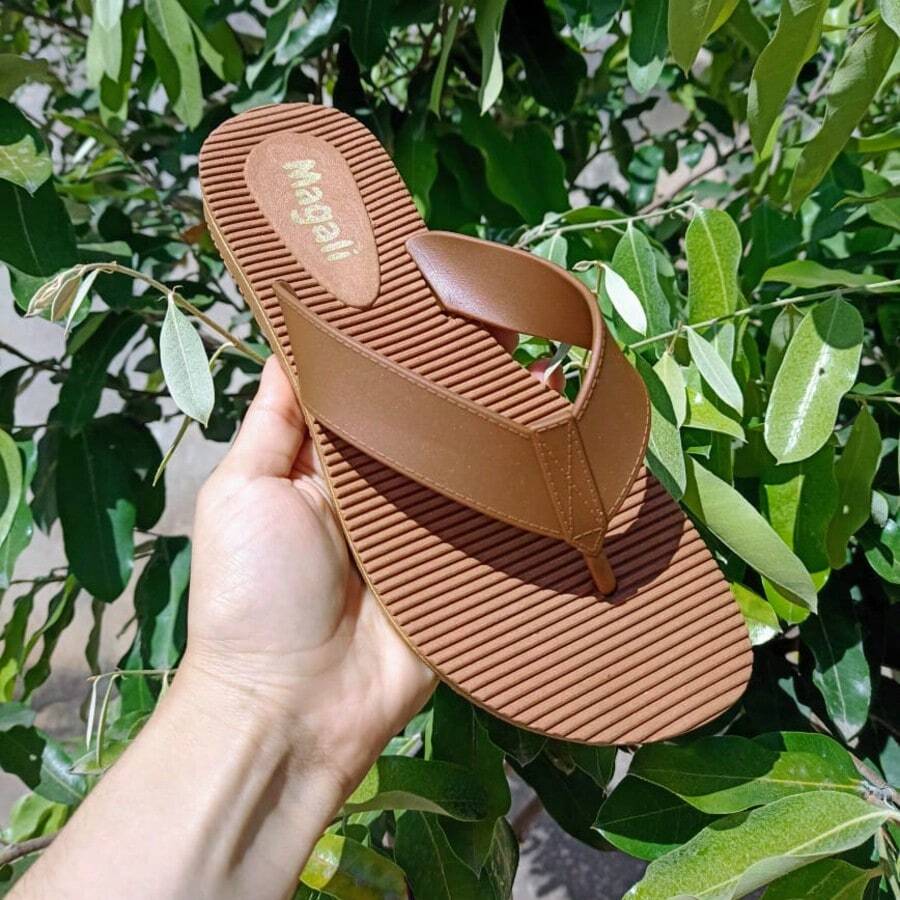 Chinelo Feminino Confortável Leve Tradicional Antiderrapante - Marrom - Visão 1