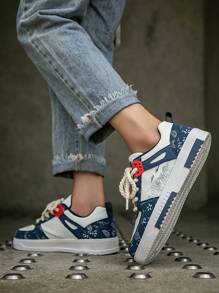 Men's Minimalist White & Blue Random Oil Painting Print Casual Flat Sneakers, Lace-Up Personalized Outdoor Daily Casual Couple Sports Shoes