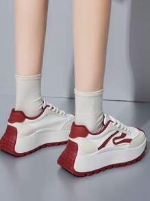 1 para koreańskich grubych trampek damskich, platforma, codzienne buty sportowe na wiosnę 2025 r.