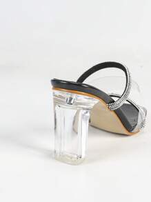 Sandales à la mode pour femmes avec une partie supérieure transparente ornée de strass, un design carré élégant et des mules à talons épais avec des talons hauts transparents. Elles sont polyvalentes et élégantes, parfaites pour les fêtes d'été charmantes et les occasions de la Saint-Valentin. - noir - Voir 7