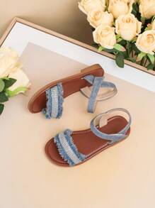 1 Pair Fashion Cute Denim Fringe Rhinestone Flat Outdoor Sandals, Suitable For Summer