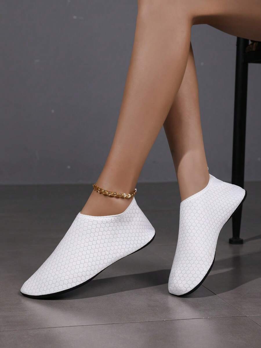 Women's Outdoor Trekking Shoes, Sports Casual Swimming Shoes, Hiking Anti-Slip Breathable Water Shoes, Suitable For Vacation Travel Beach Yoga Home Fishing - White - View 1