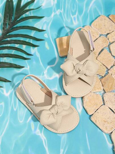 女童可爱蓝色蝴蝶结装饰平底公主风夏季凉鞋