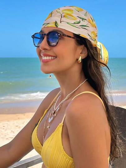 春夏沙滩配饰新品上市 70厘米方形真丝围巾，柠檬印花方巾，适合沙滩、旅行和日常穿着