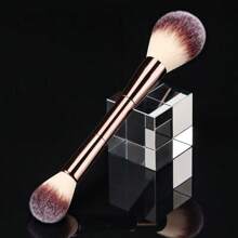 1 Pc Dual-Head Makeup Brush, Soft Polyester Bristles, Metal Handle, Suitable For All Skin Types, Anti-Allergenic
