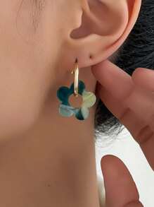1 Pair Minimalist Luxury Green Acrylic Hollow Out Earrings, Suitable For Women, Everyday Wear, Gift For Friends