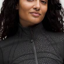 Lululemon Define Jacket Nulu Women's Lightweight, Full Zip Running Track Jacket-For Yoga Gym Running-Sweat-Wicking-Yoga-All Seasons Sport-Spring/Summer-Autumn/Winter-Mother's Day Gifts-Father's Day Gift - Leopard Daisy Emboss Black - 查看 4