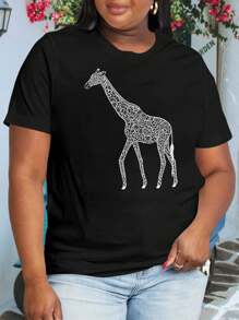 Nubian Giraffe Ink Art Oversize Women T-Shirt - Cool Animal Design In Dark Colors - For Women Plus Sizes - Giraffe Lovers Nature Wildlife