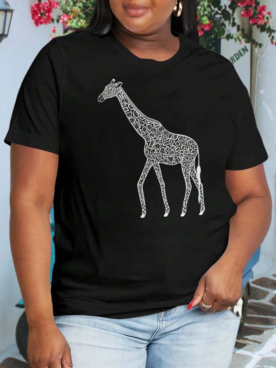 Nubian Giraffe Ink Art Oversize Women T-Shirt - Cool Animal Design In Dark Colors - For Women Plus Sizes - Giraffe Lovers Nature Wildlife
