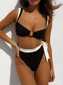 Conjunto de bikini de dos piezas con escote en V acolchado y fruncido en negro y blanco, estilo europeo y americano nuevo, para vacaciones de verano en la playa